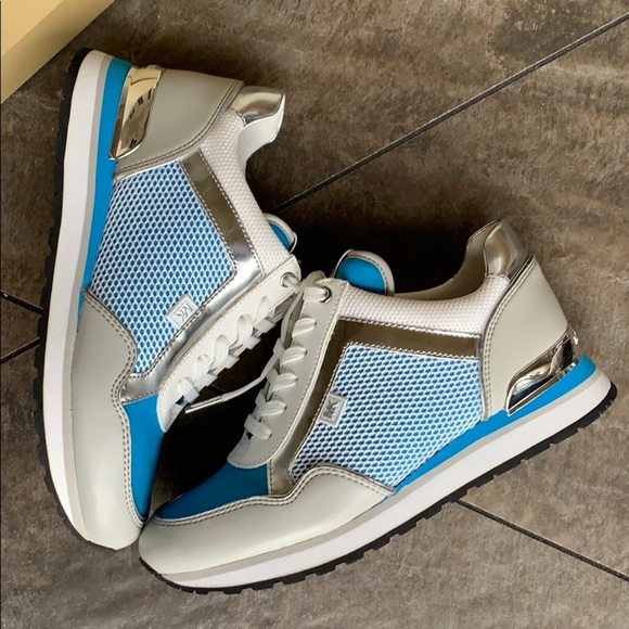 MICHAEL KORS MADDY TRAINER MESH PERFECT SKY
NWT - Picture 5 of 16
